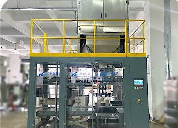 <b>全流程自动化作业，迈驰 25kg 颗粒包装机重塑包装标准</b>